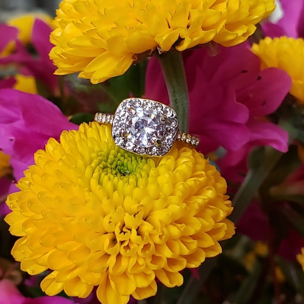 Big Cubic Zirconia Ring Fashion Wedding Jewelry - Picture 7 of 7